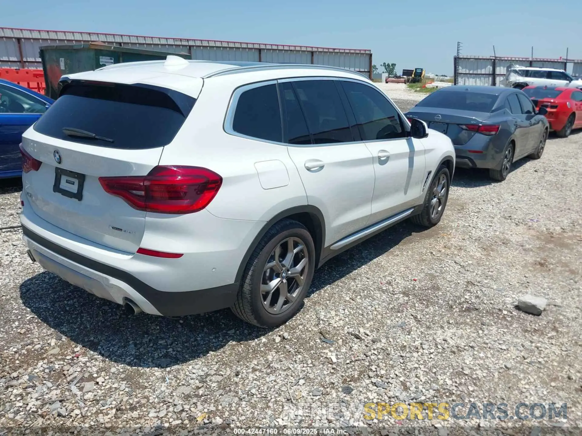 4 Photograph of a damaged car 5UXTY5C08M9F02563 BMW X3 2021