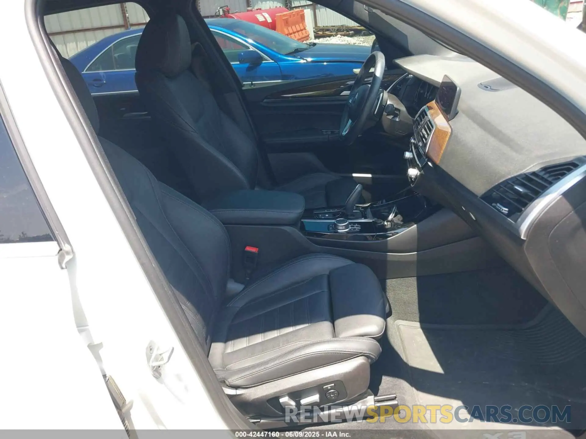 5 Photograph of a damaged car 5UXTY5C08M9F02563 BMW X3 2021