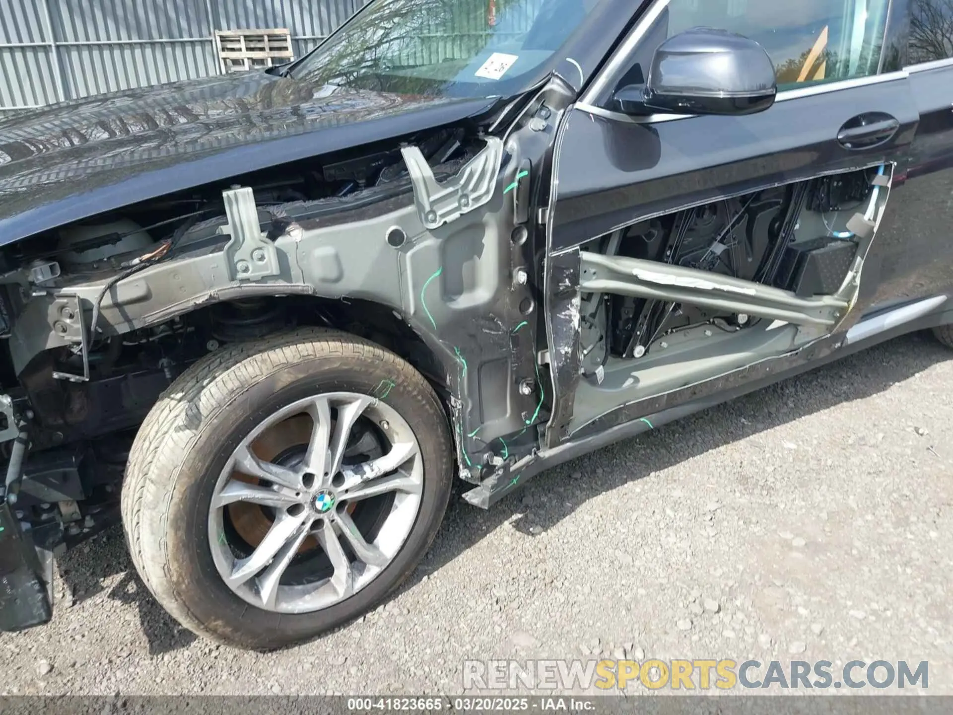 6 Photograph of a damaged car 5UXTY5C08M9F86237 BMW X3 2021