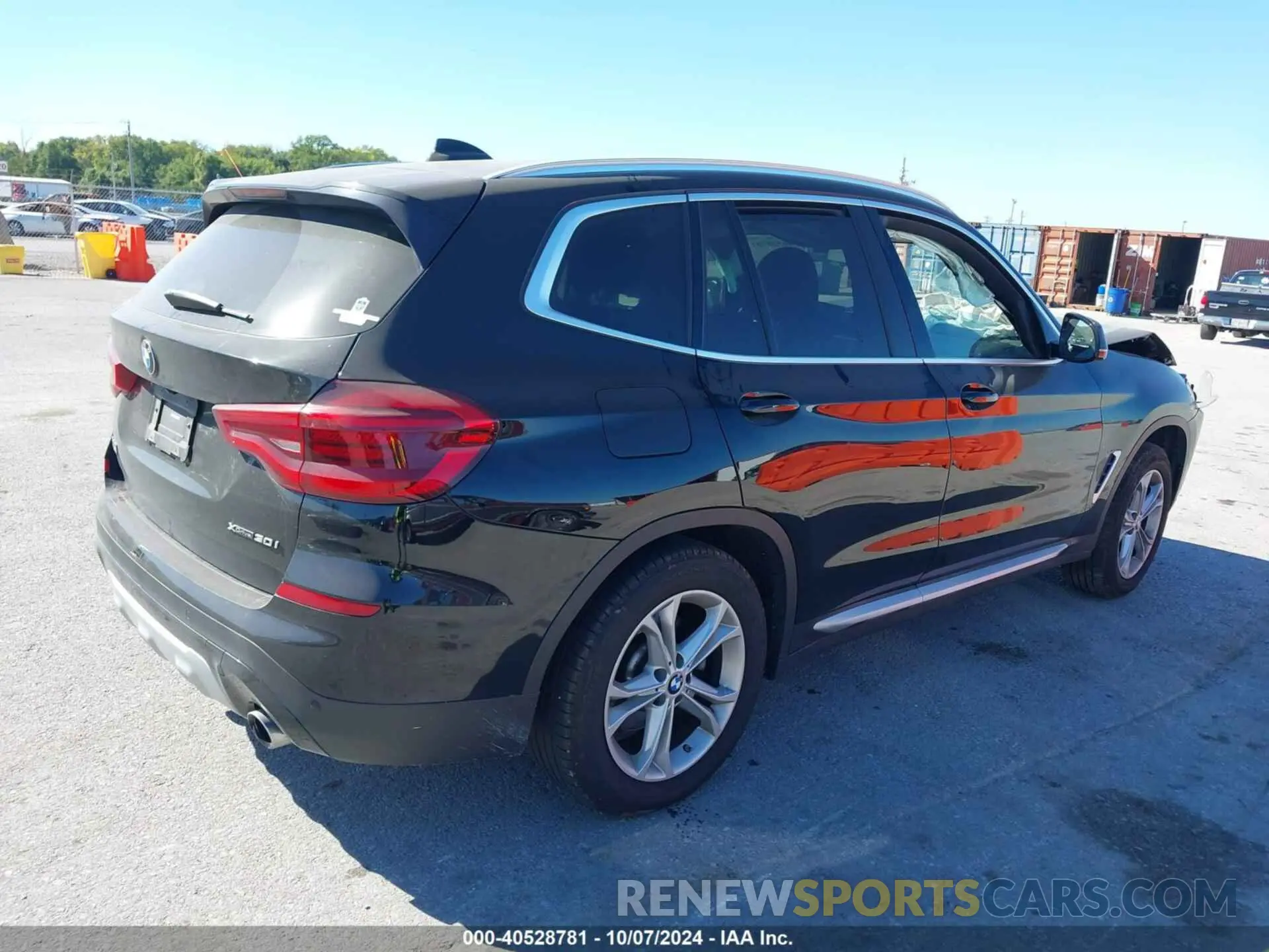 4 Photograph of a damaged car 5UXTY5C09M9E17022 BMW X3 2021