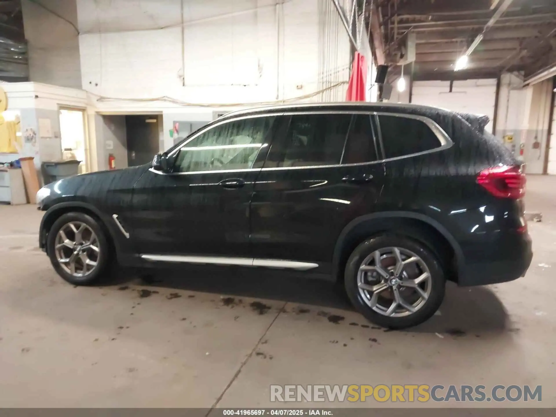 14 Фотография поврежденного автомобиля 5UXTY5C09M9E77981 BMW X3 2021