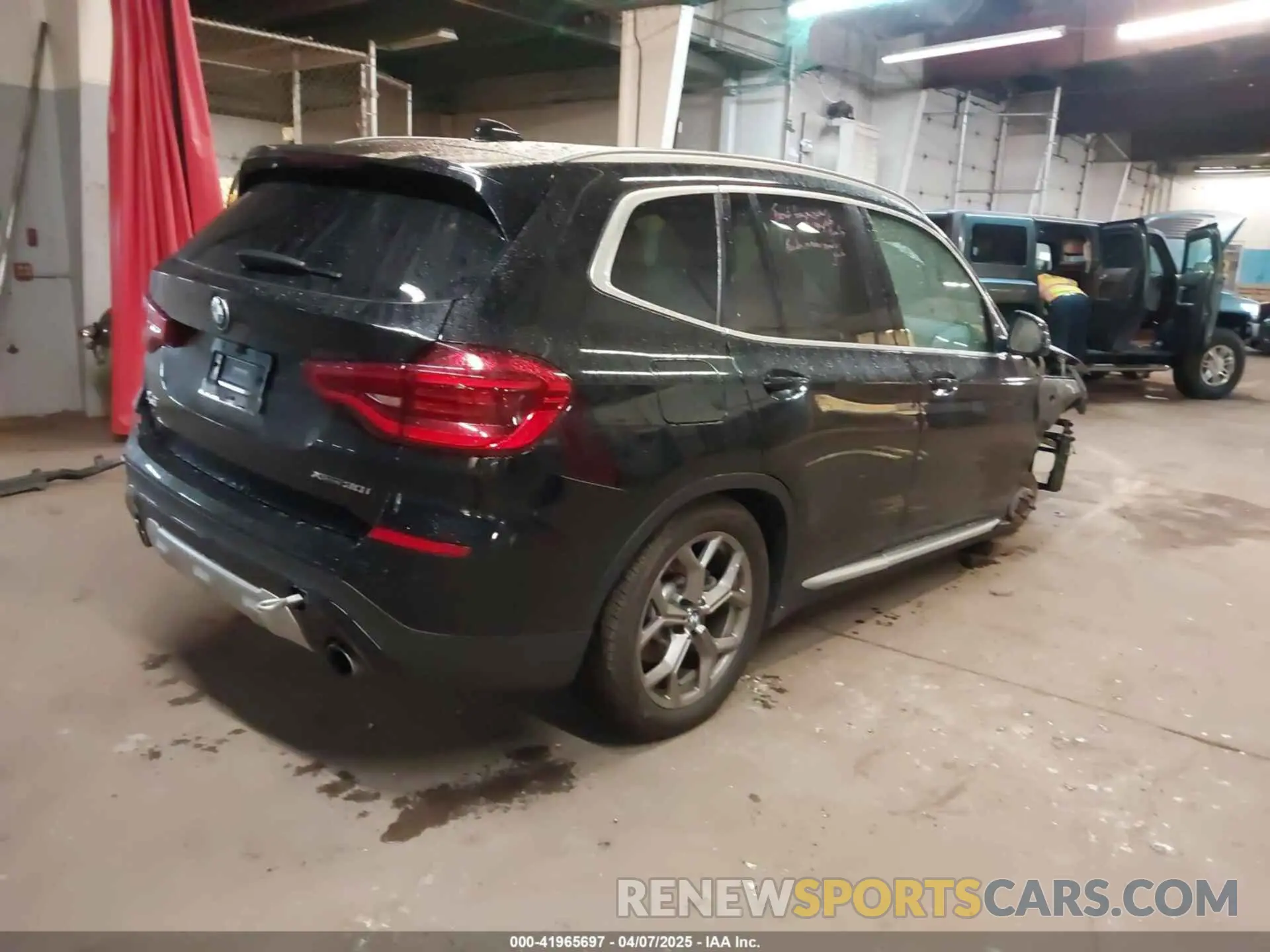 4 Фотография поврежденного автомобиля 5UXTY5C09M9E77981 BMW X3 2021