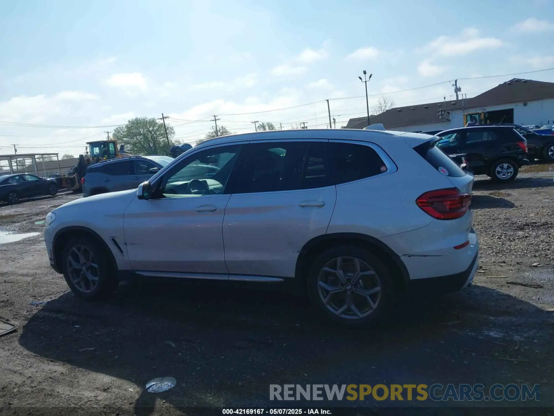 14 Photograph of a damaged car 5UXTY5C0XM9D71507 BMW X3 2021