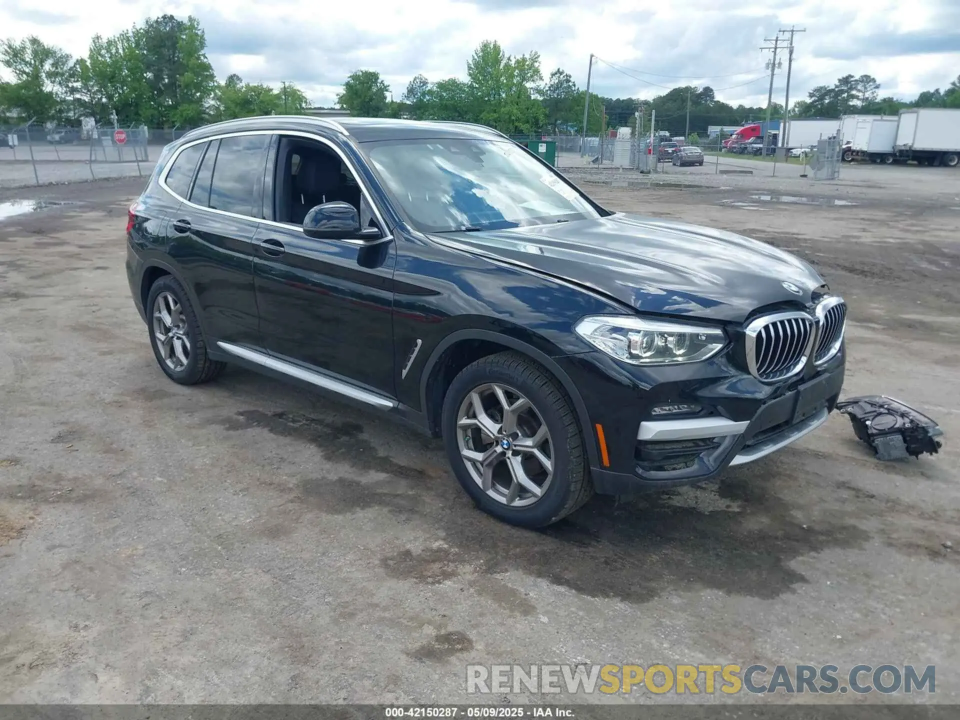 1 Photograph of a damaged car 5UXTY5C0XM9F11085 BMW X3 2021