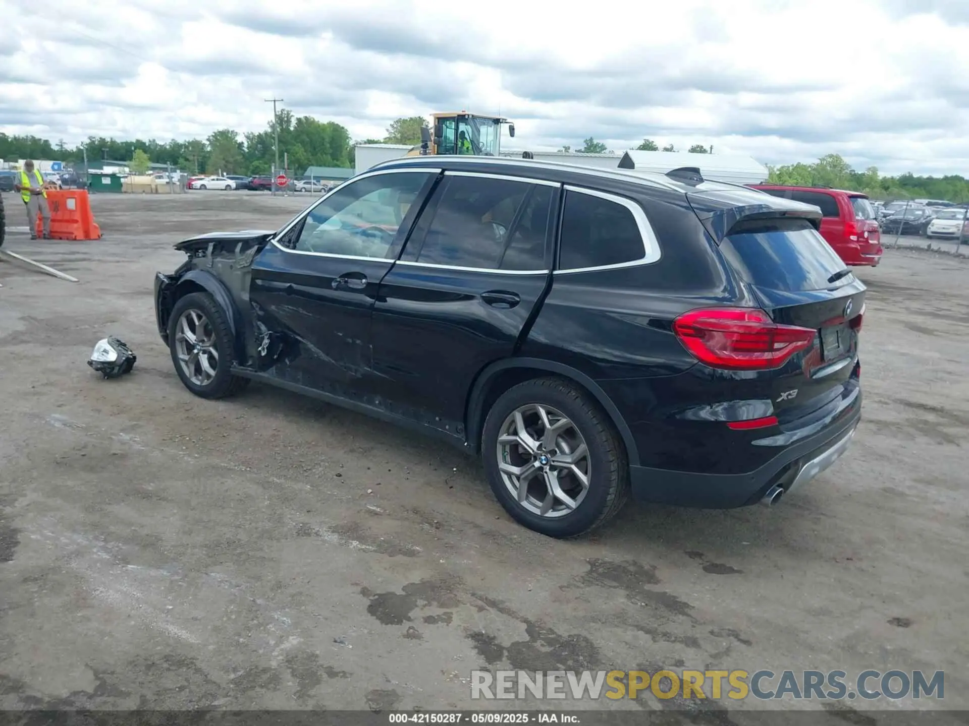 3 Photograph of a damaged car 5UXTY5C0XM9F11085 BMW X3 2021