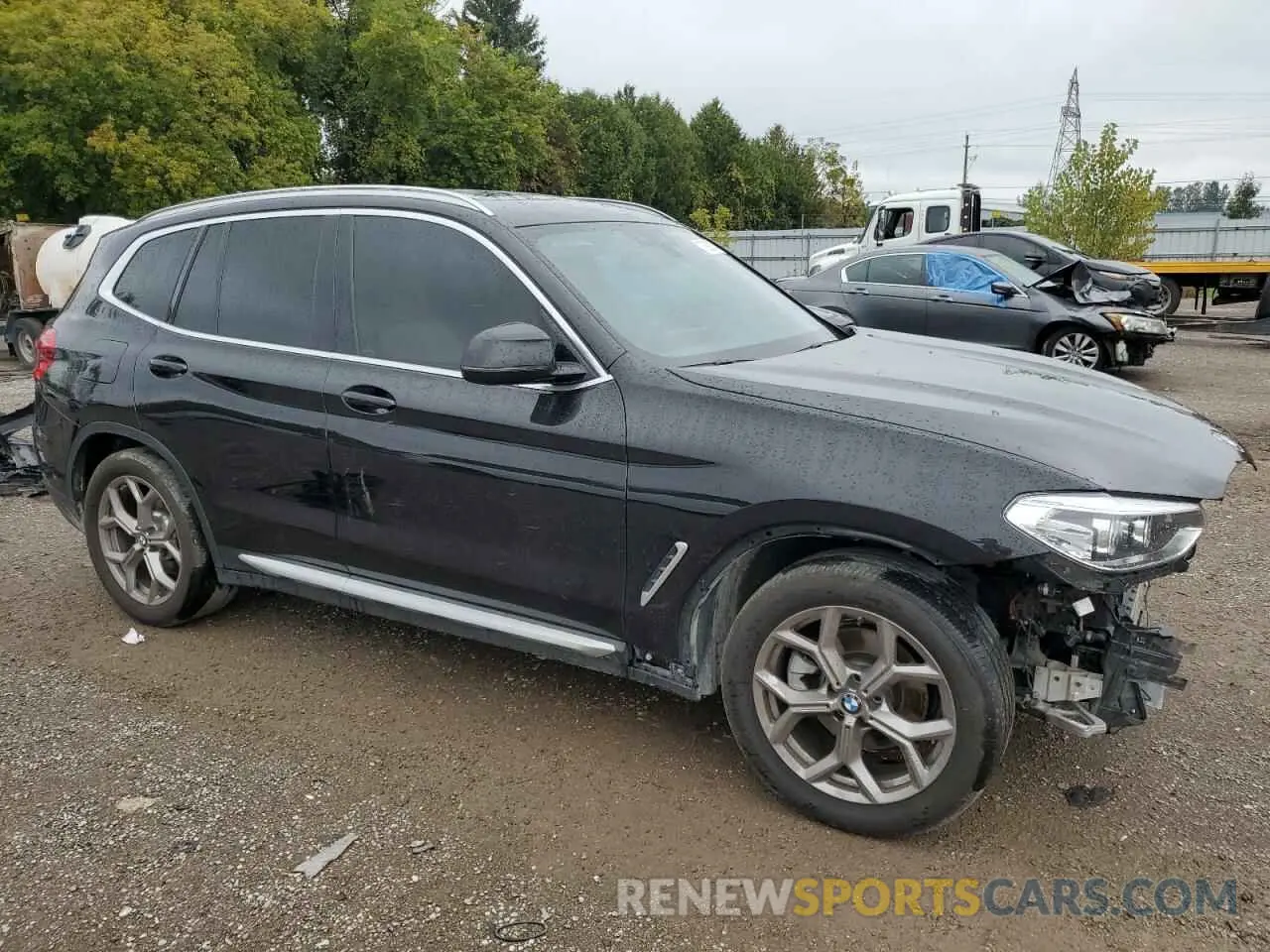 4 Photograph of a damaged car 5UXTY5C0XM9F31899 BMW X3 2021