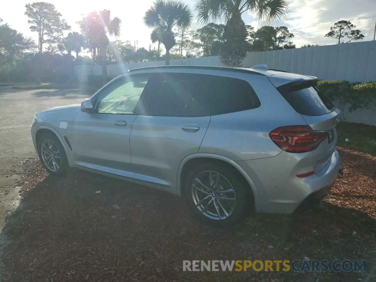 2 Фотография поврежденного автомобиля 5UXTY5C0XM9G38483 BMW X3 2021