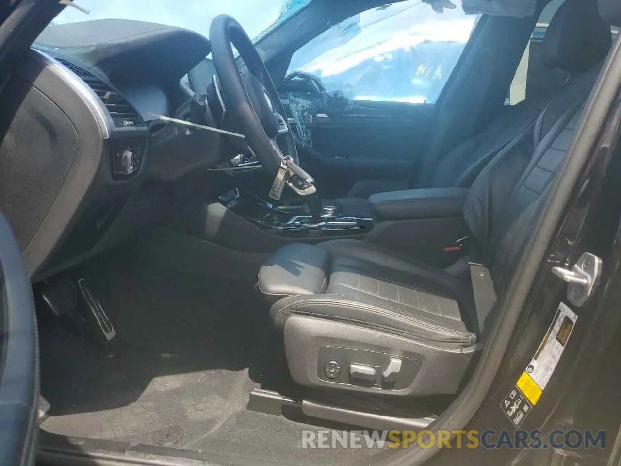 7 Photograph of a damaged car 5UXTY9C04M9F93273 BMW X3 2021