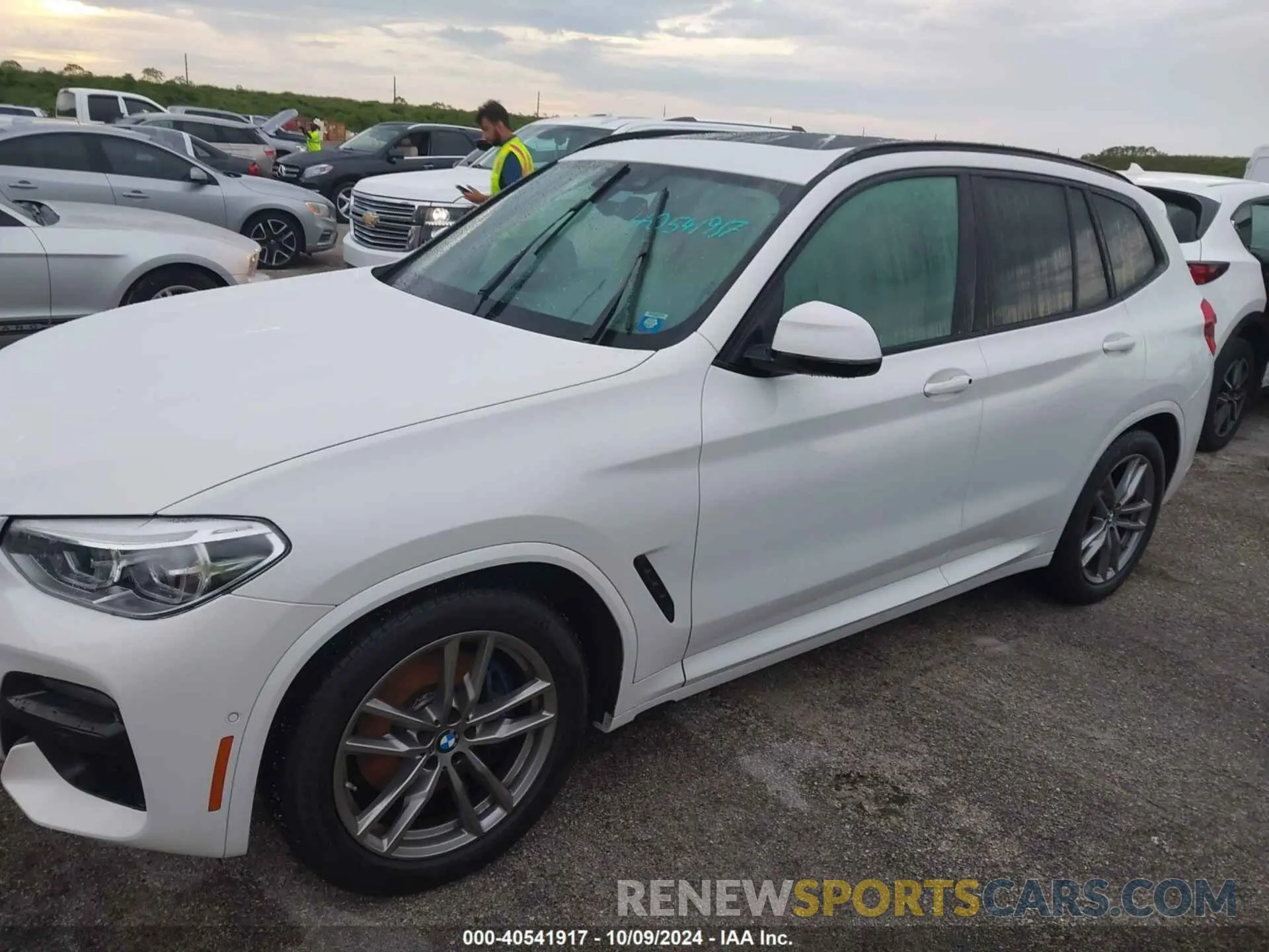 2 Photograph of a damaged car 5UXTY9C07M9F26263 BMW X3 2021