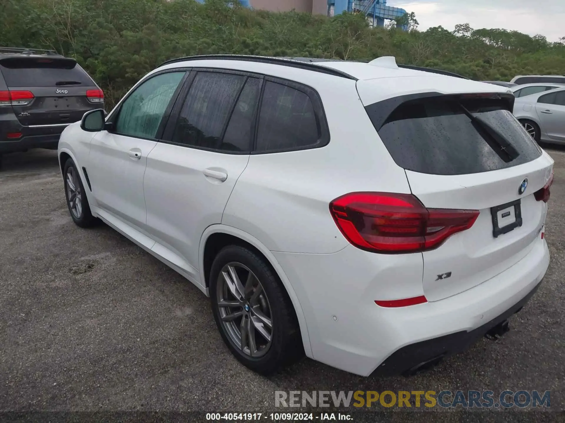 4 Photograph of a damaged car 5UXTY9C07M9F26263 BMW X3 2021