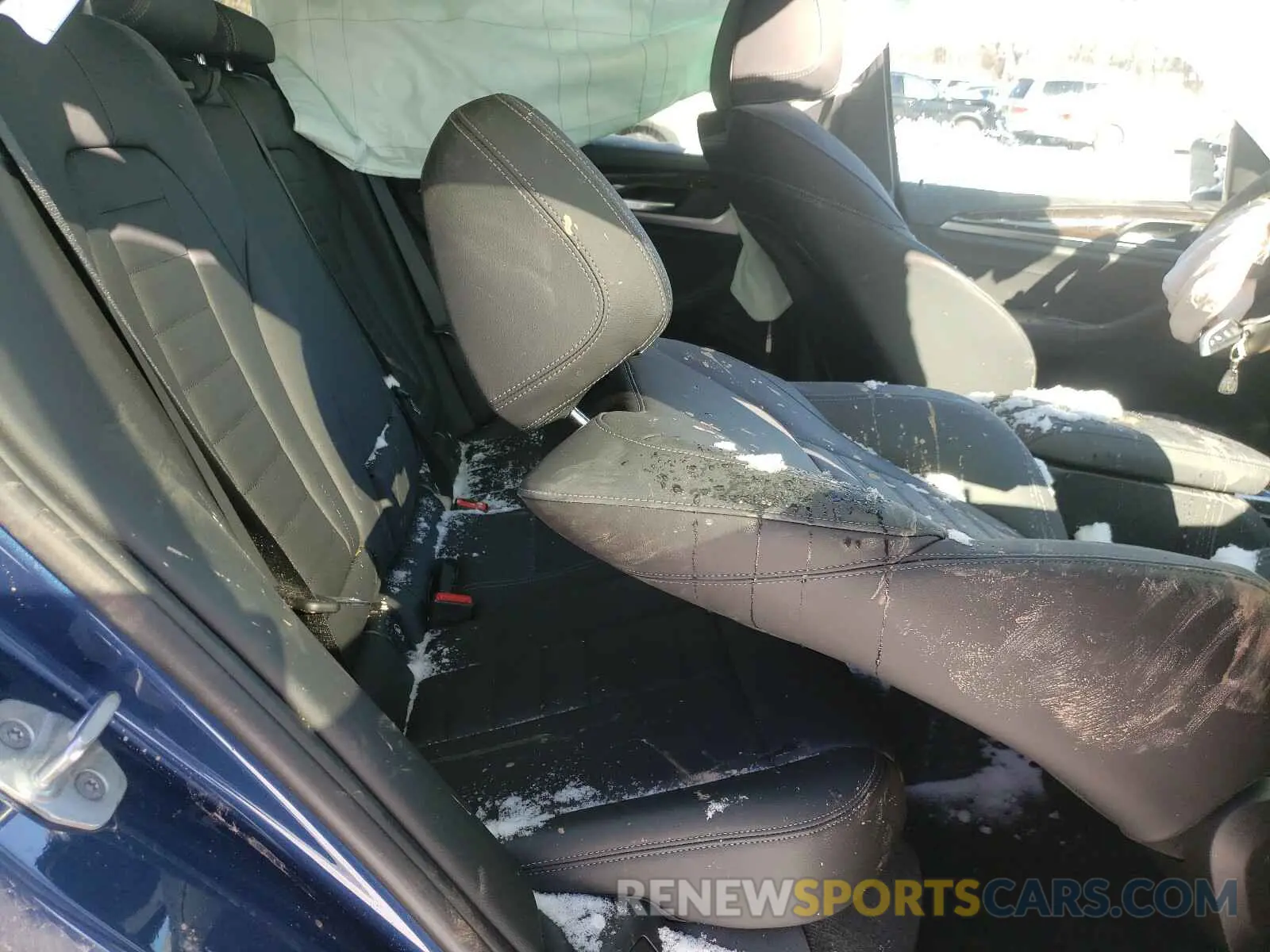 6 Photograph of a damaged car 5UXTY9C09M9F02238 BMW X3 2021