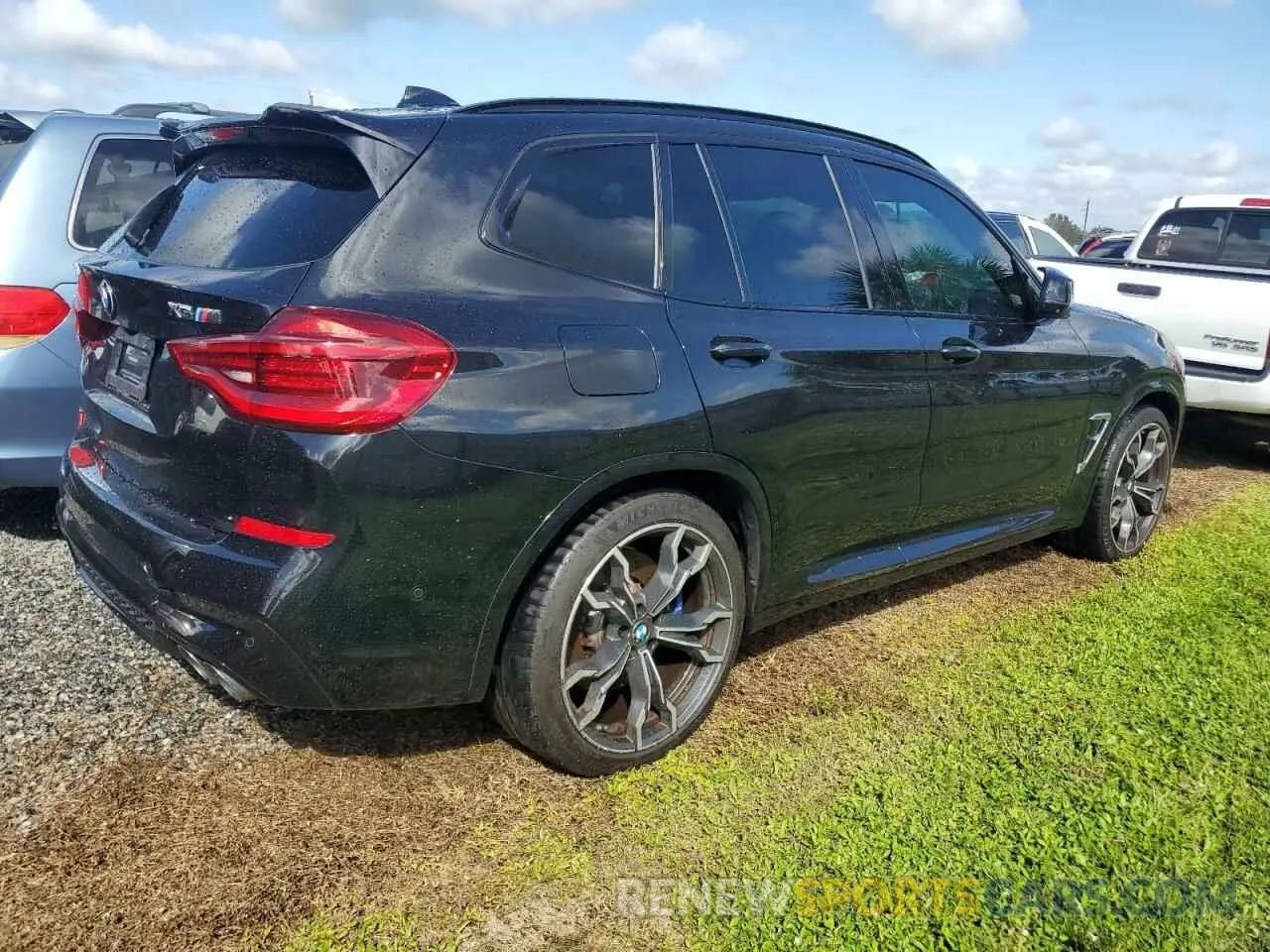 3 Photograph of a damaged car 5YMTS0C05M9G83814 BMW X3 2021
