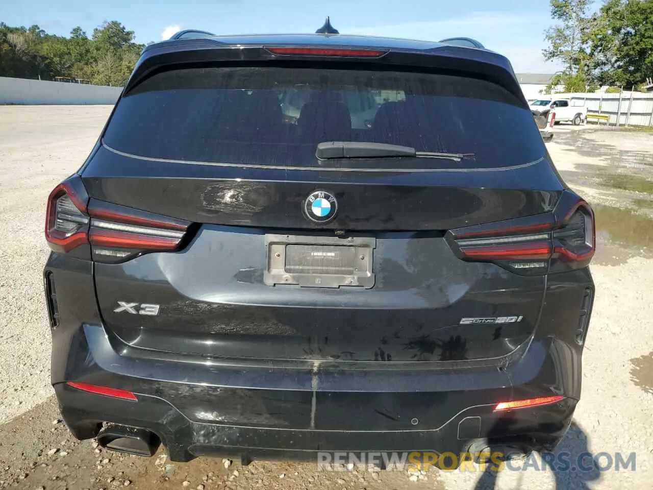 6 Photograph of a damaged car 5UX43DP00N9J03409 BMW X3 2022
