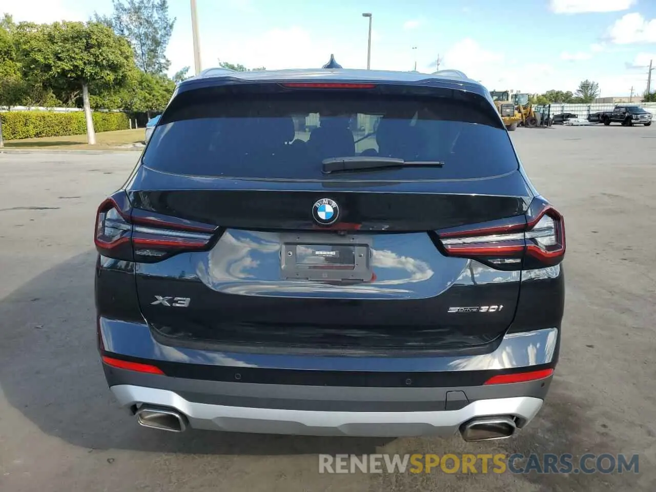 6 Photograph of a damaged car 5UX43DP01N9K99845 BMW X3 2022