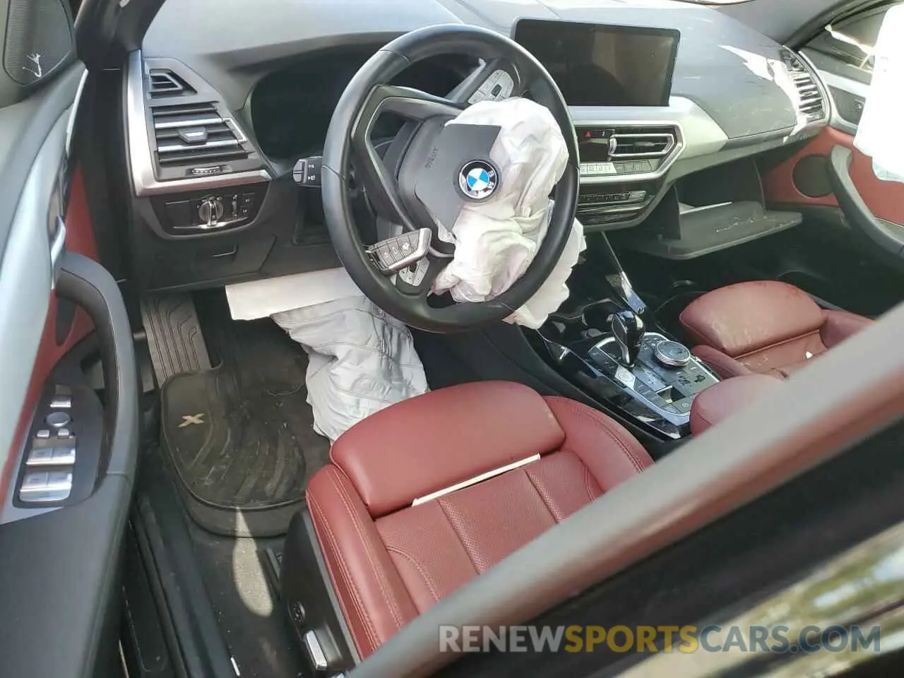 8 Photograph of a damaged car 5UX43DP01N9K99845 BMW X3 2022