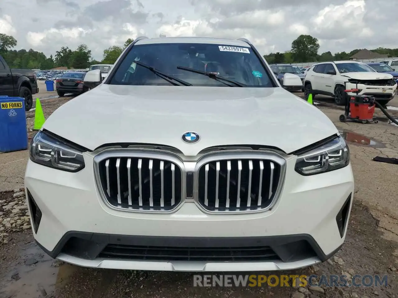 5 Photograph of a damaged car 5UX43DP01N9M92660 BMW X3 2022