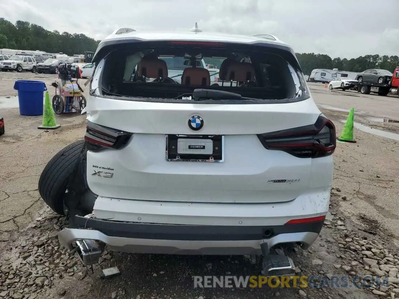 6 Photograph of a damaged car 5UX43DP01N9M92660 BMW X3 2022