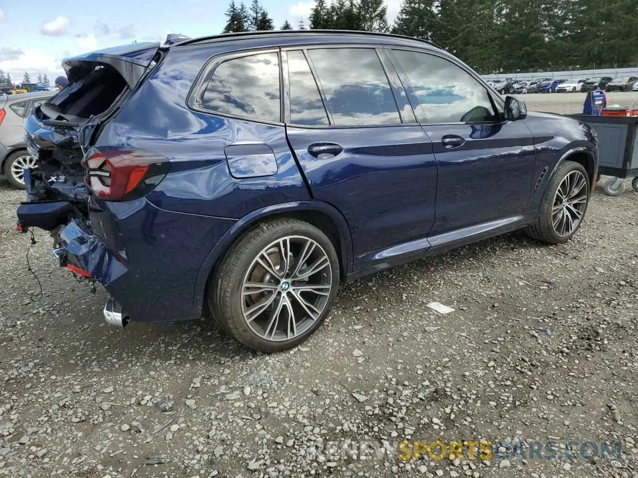 3 Photograph of a damaged car 5UX43DP02N9L66680 BMW X3 2022