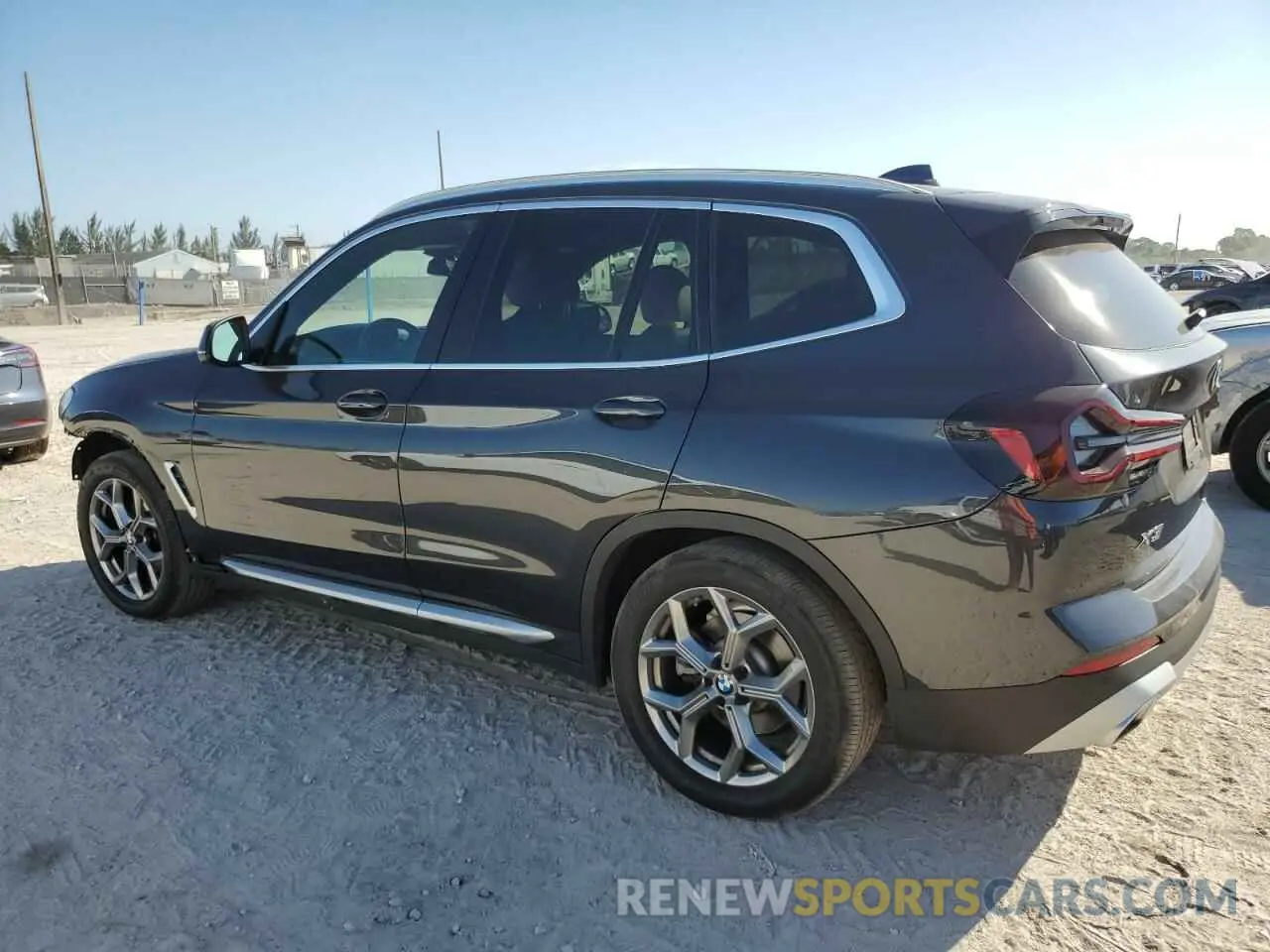 2 Photograph of a damaged car 5UX43DP02N9N07926 BMW X3 2022