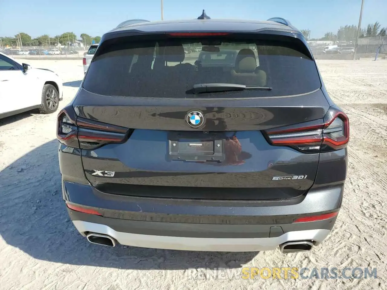 6 Photograph of a damaged car 5UX43DP02N9N07926 BMW X3 2022
