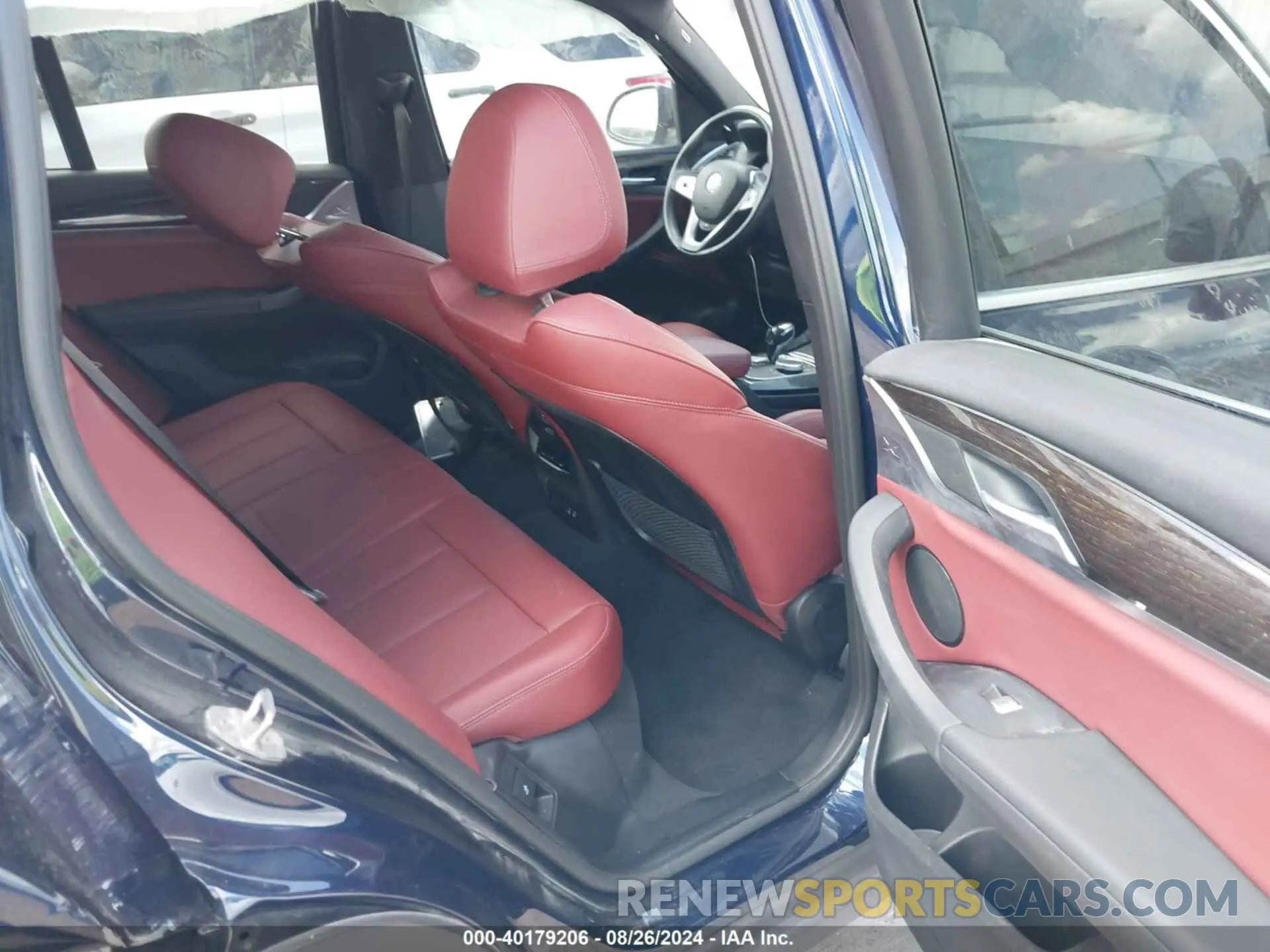 8 Photograph of a damaged car 5UX43DP03N9M29057 BMW X3 2022