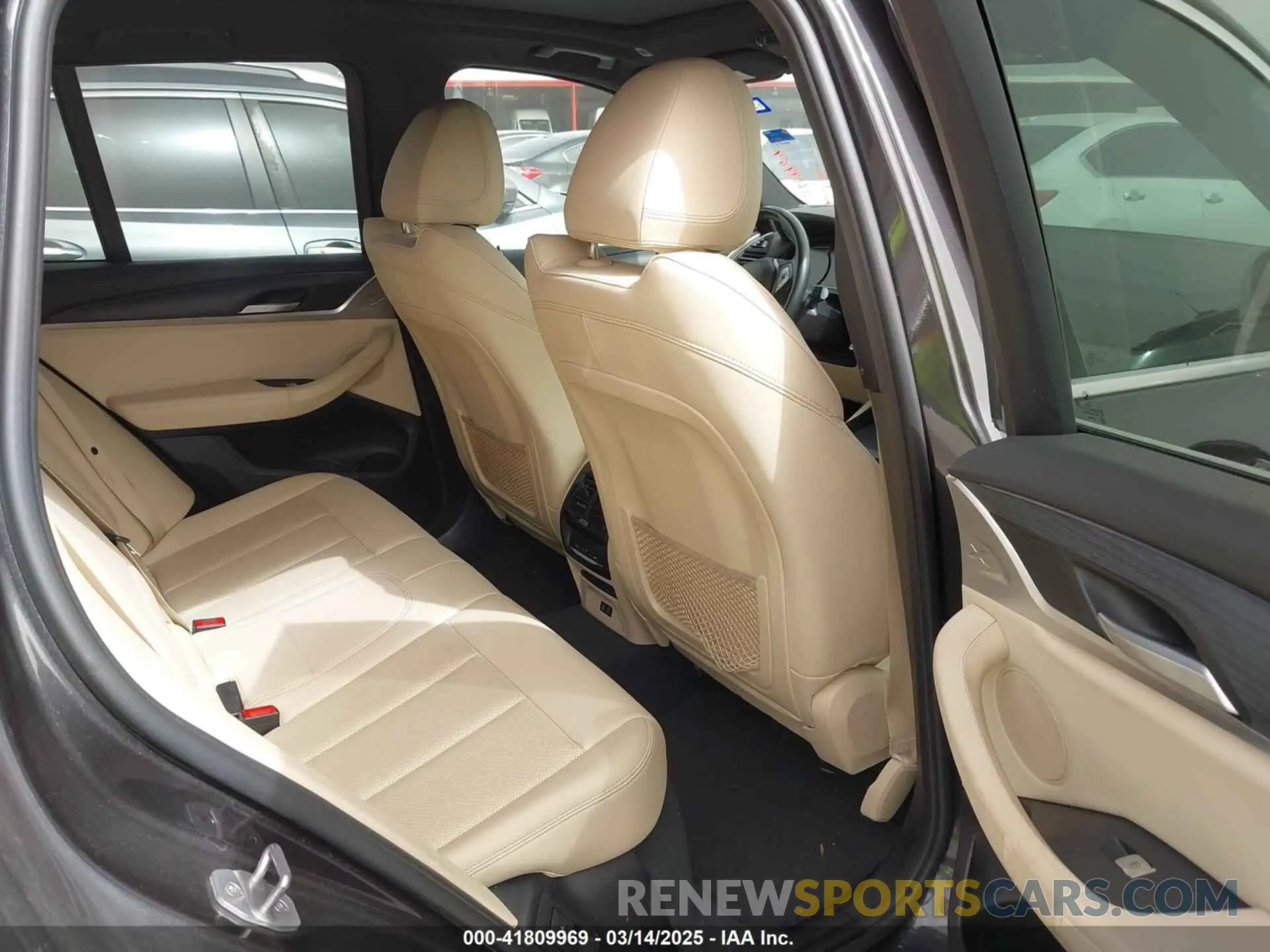 8 Фотография поврежденного автомобиля 5UX43DP03N9M46716 BMW X3 2022