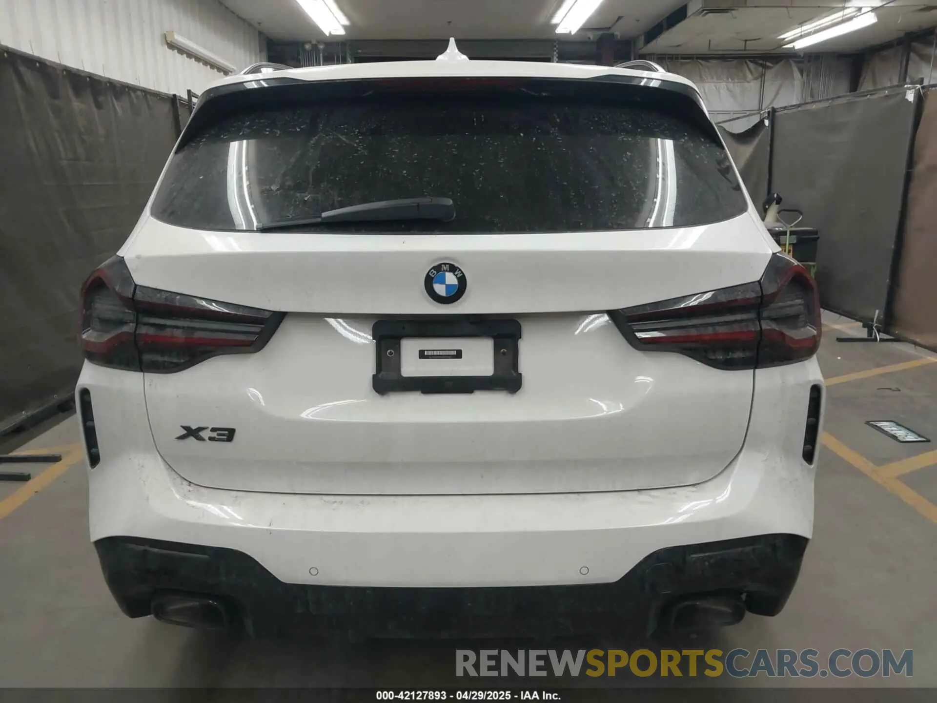 15 Photograph of a damaged car 5UX43DP05N9K52561 BMW X3 2022