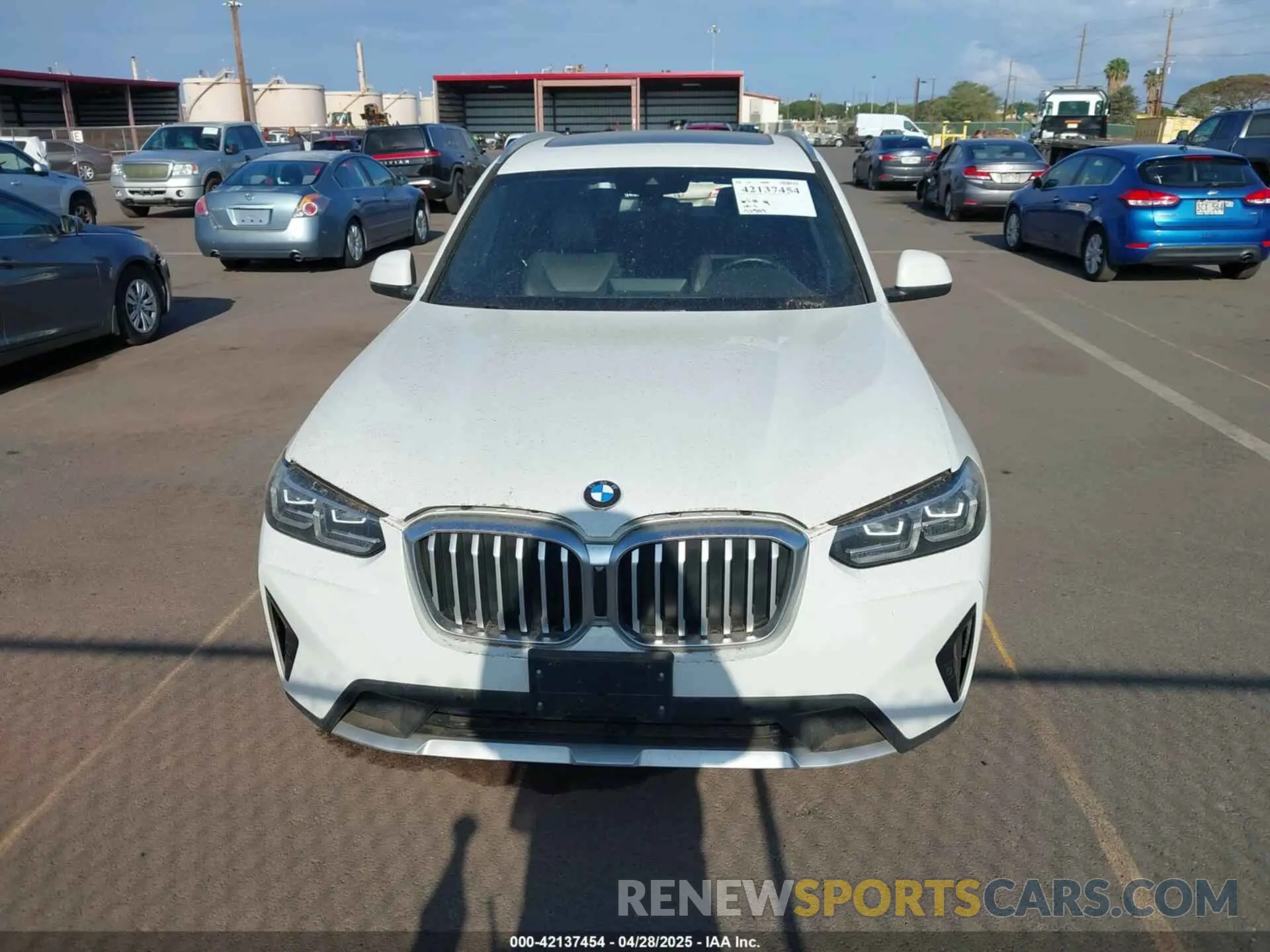 12 Photograph of a damaged car 5UX43DP05N9K99492 BMW X3 2022