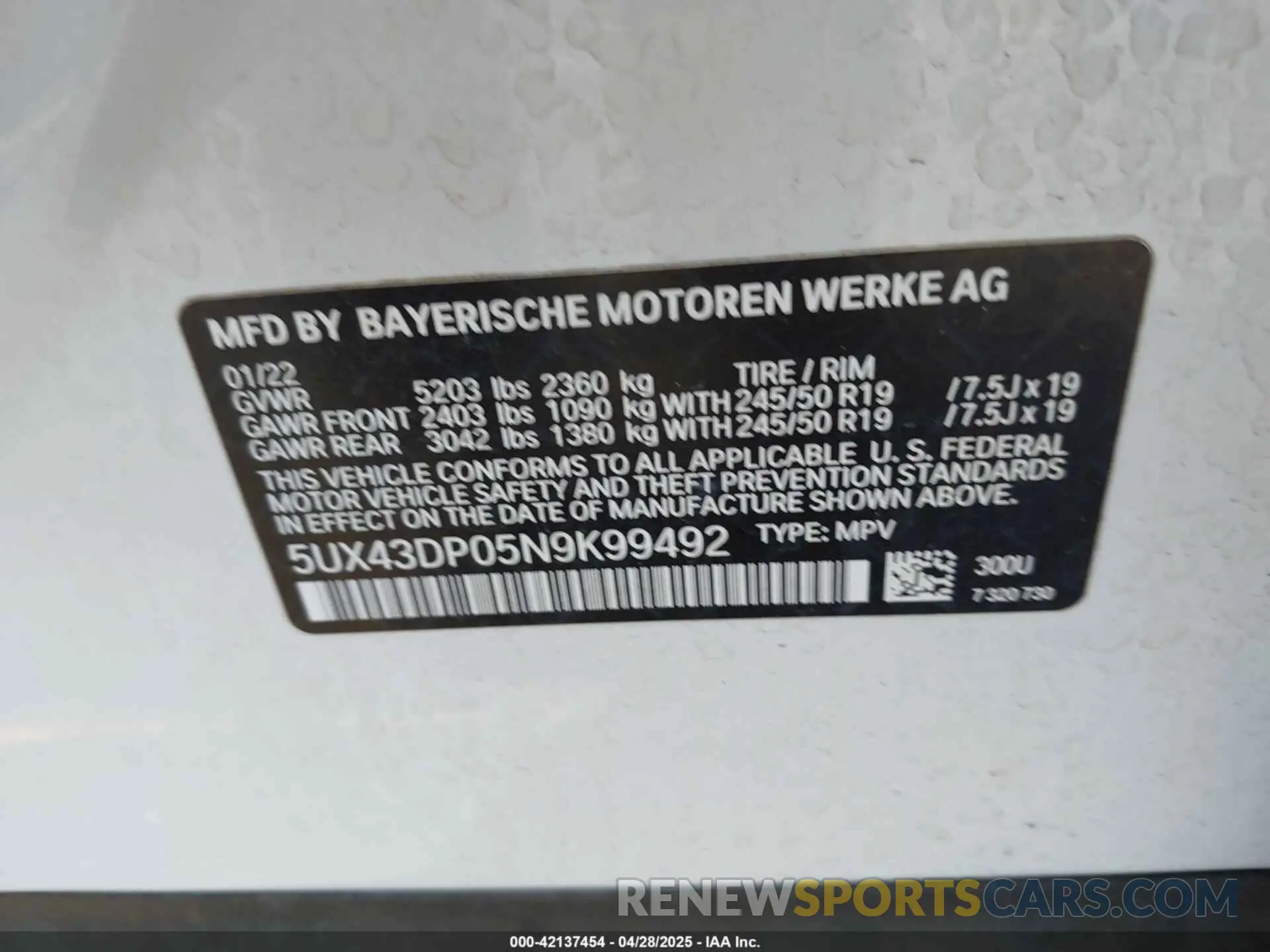 9 Photograph of a damaged car 5UX43DP05N9K99492 BMW X3 2022