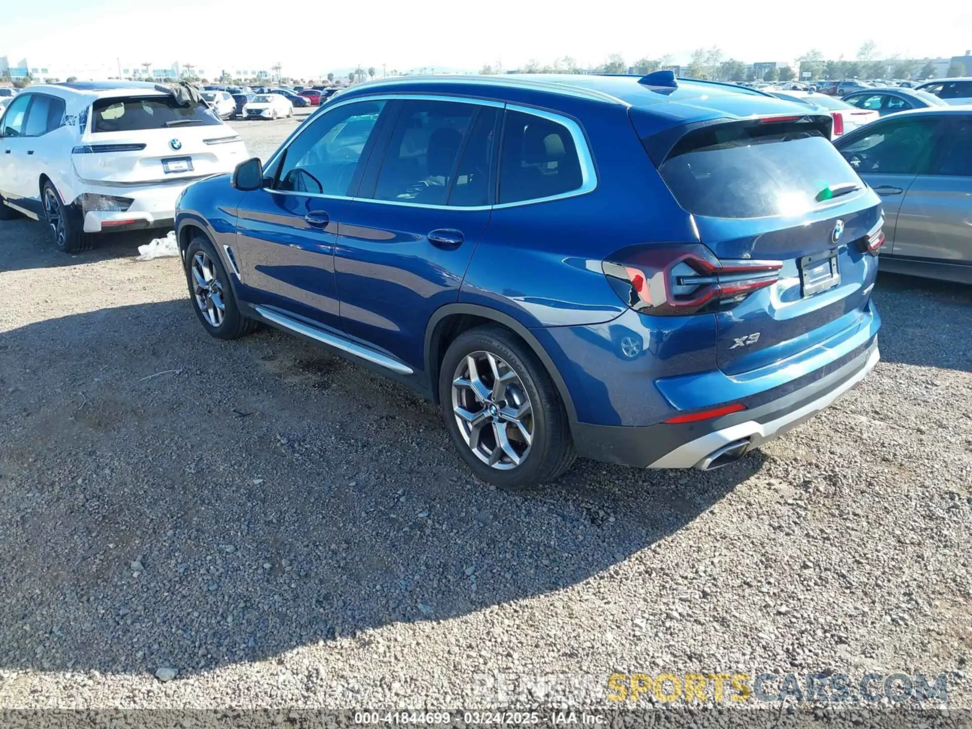 3 Photograph of a damaged car 5UX43DP06N9K69322 BMW X3 2022