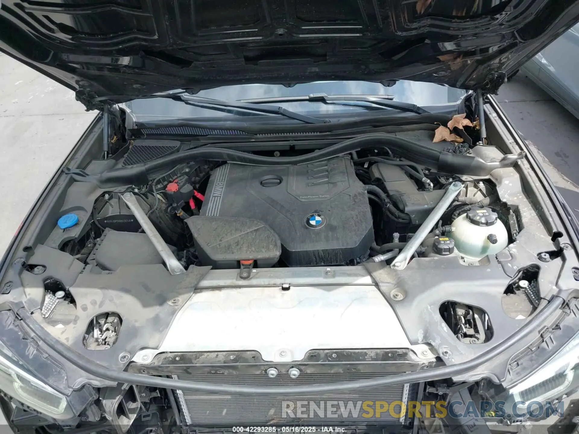 10 Photograph of a damaged car 5UX43DP0XN9J20248 BMW X3 2022