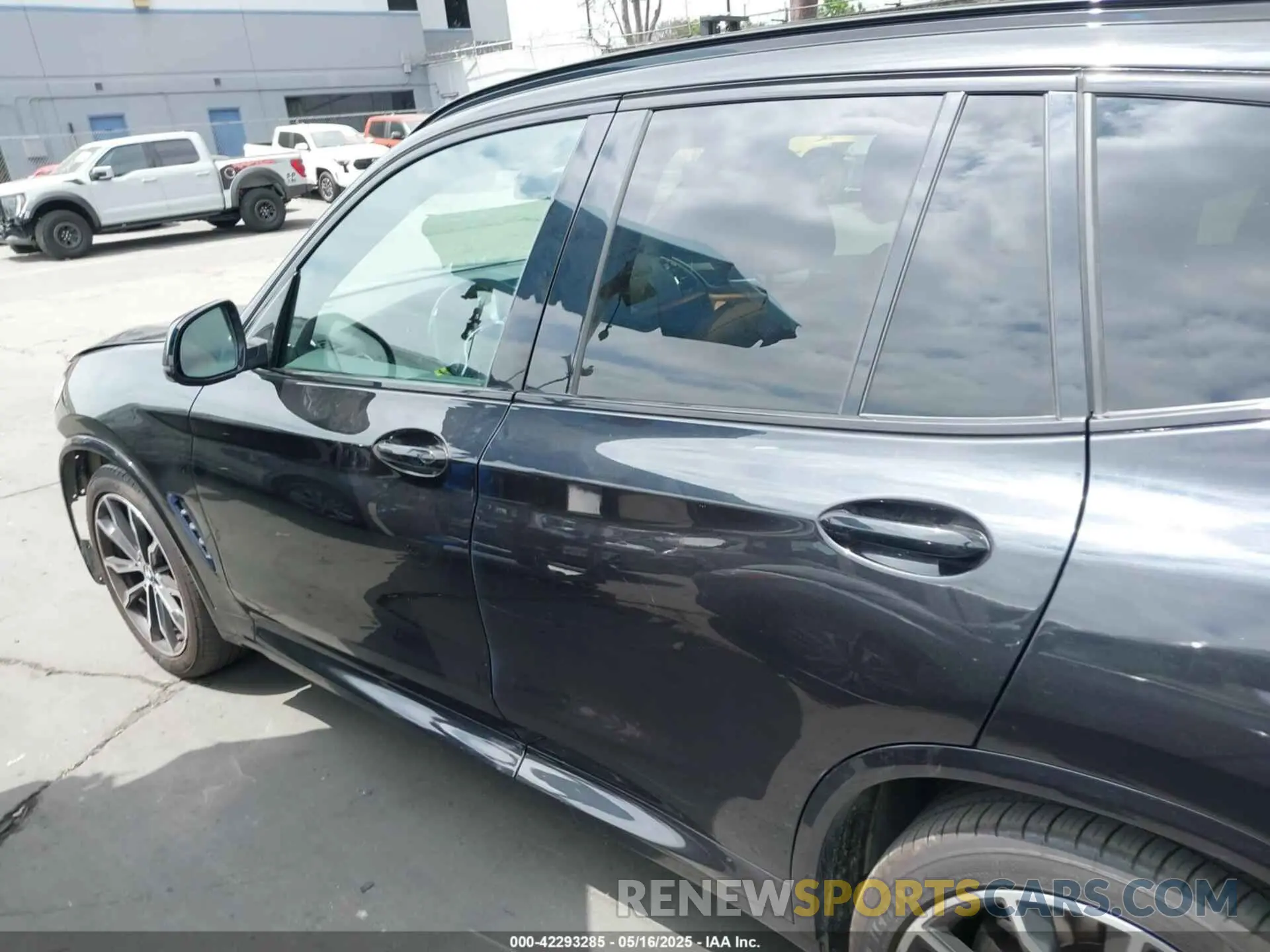 15 Photograph of a damaged car 5UX43DP0XN9J20248 BMW X3 2022