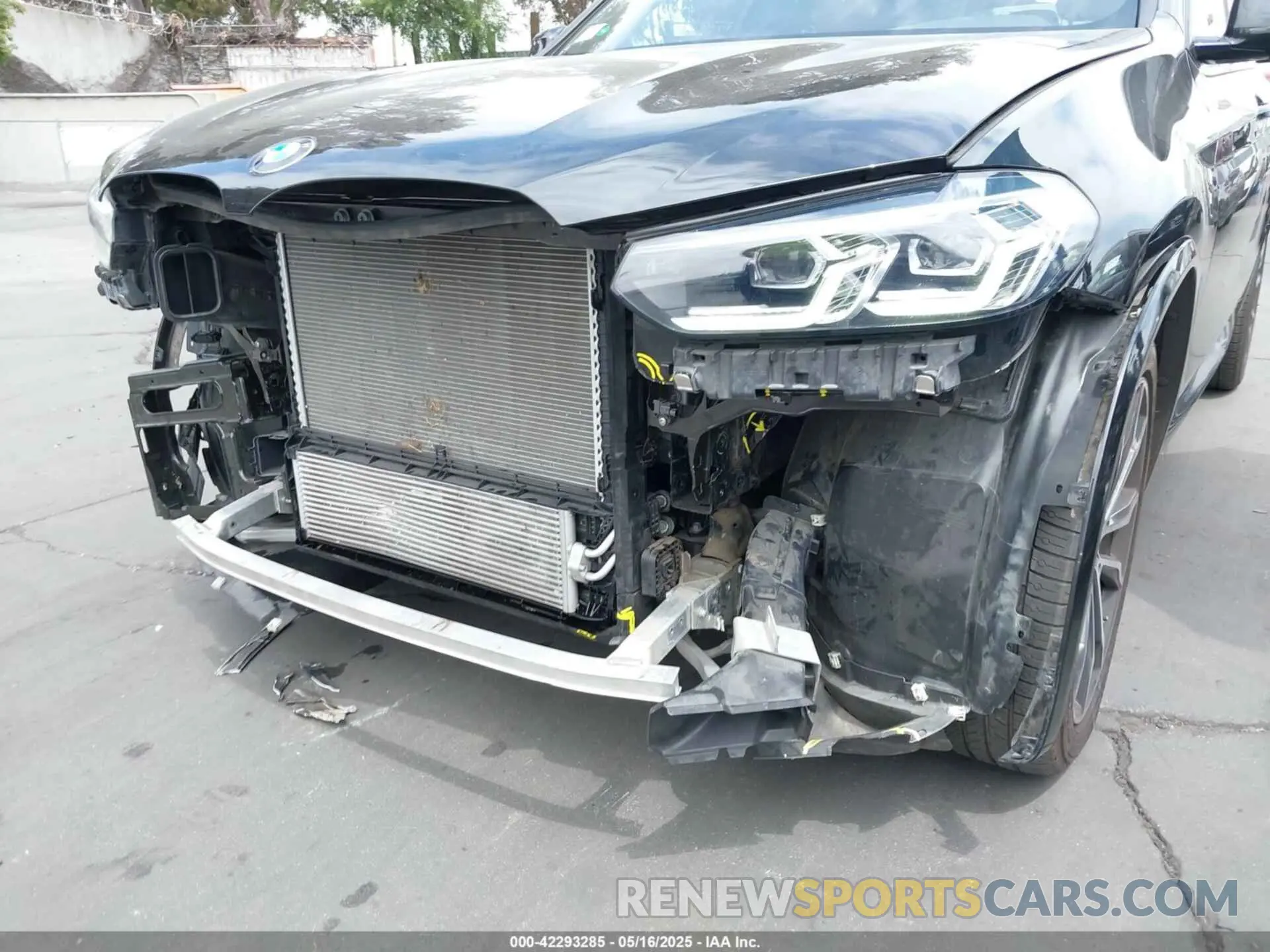 6 Photograph of a damaged car 5UX43DP0XN9J20248 BMW X3 2022