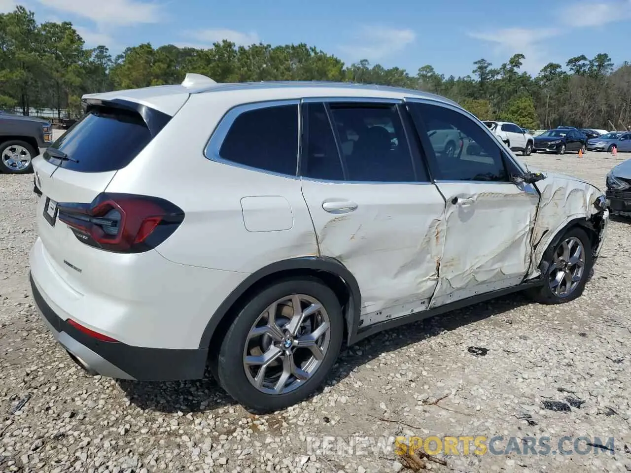 3 Photograph of a damaged car 5UX43DP0XN9J95595 BMW X3 2022