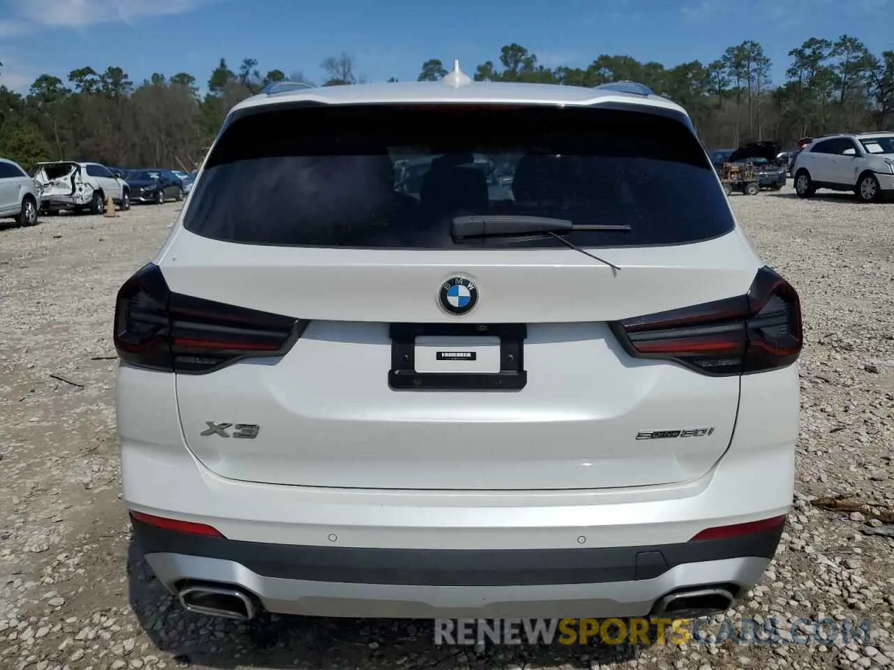 6 Photograph of a damaged car 5UX43DP0XN9J95595 BMW X3 2022