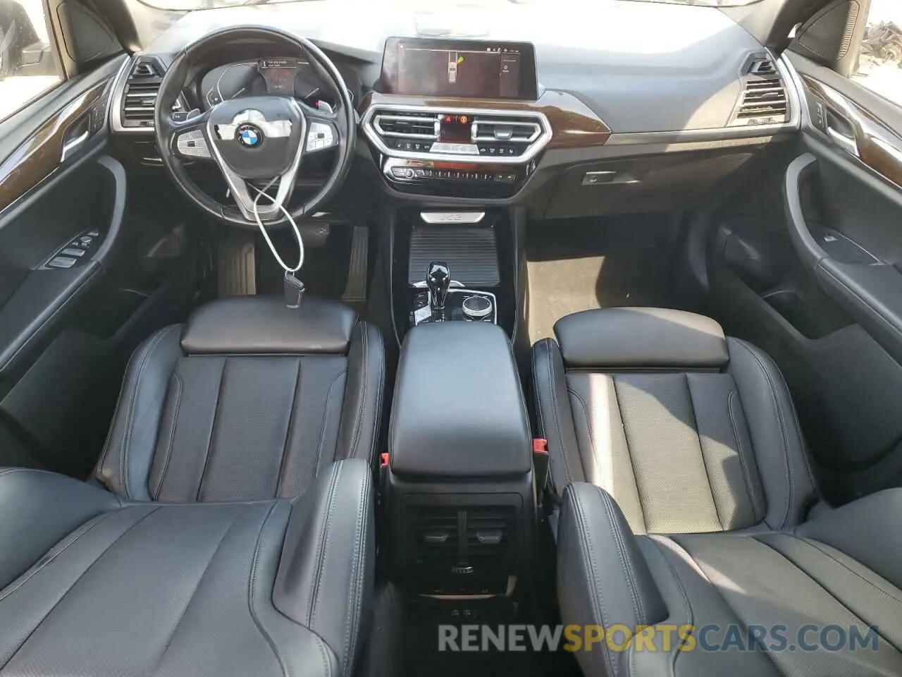 8 Photograph of a damaged car 5UX43DP0XN9J95595 BMW X3 2022