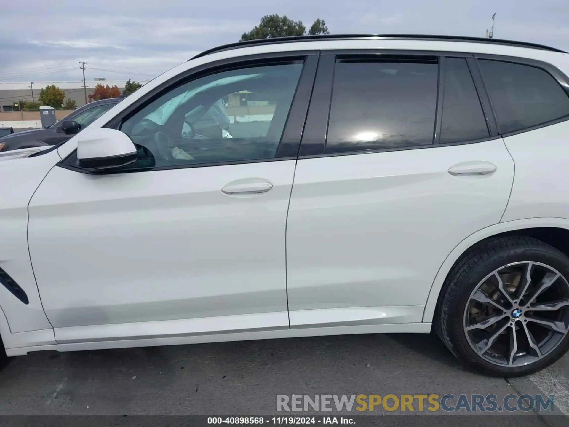 13 Фотография поврежденного автомобиля 5UX53DP00N9K29600 BMW X3 2022