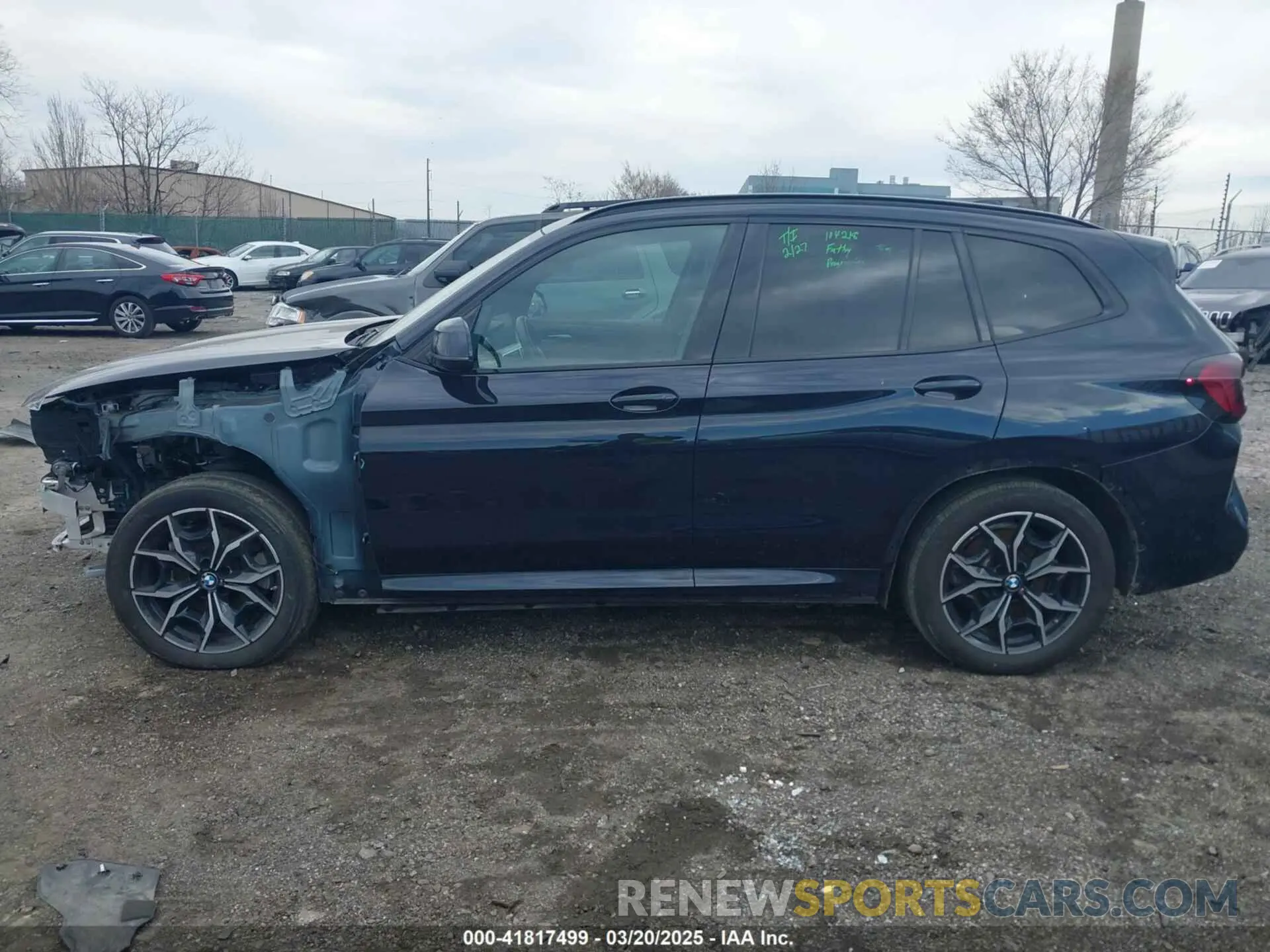 14 Photograph of a damaged car 5UX53DP00N9L98130 BMW X3 2022