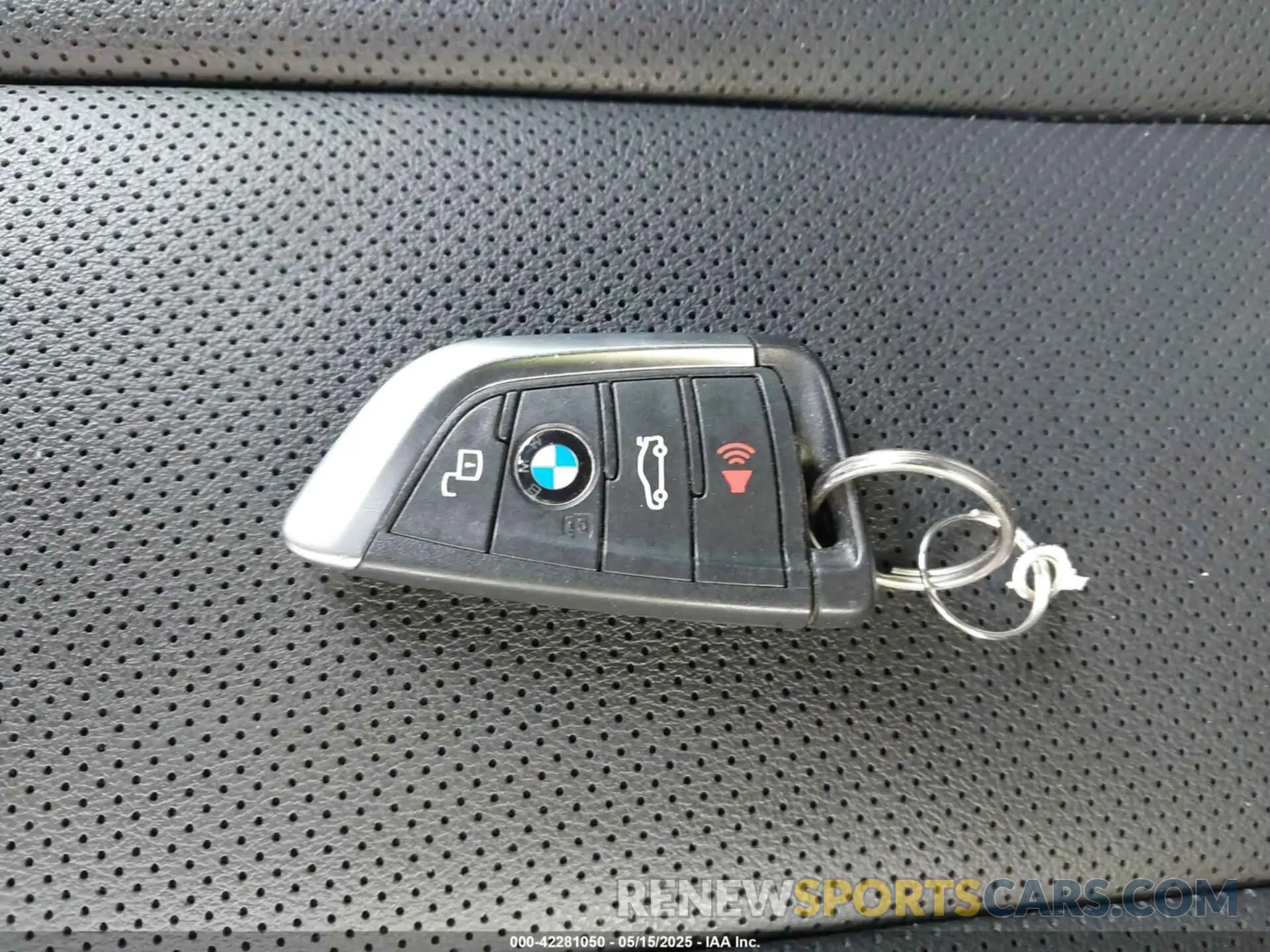 11 Photograph of a damaged car 5UX53DP00N9M80648 BMW X3 2022