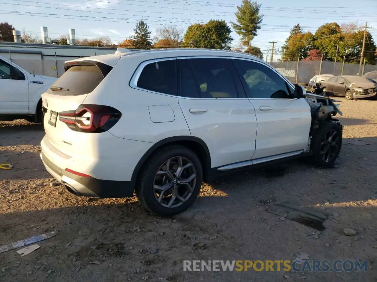 3 Photograph of a damaged car 5UX53DP01N9M29899 BMW X3 2022