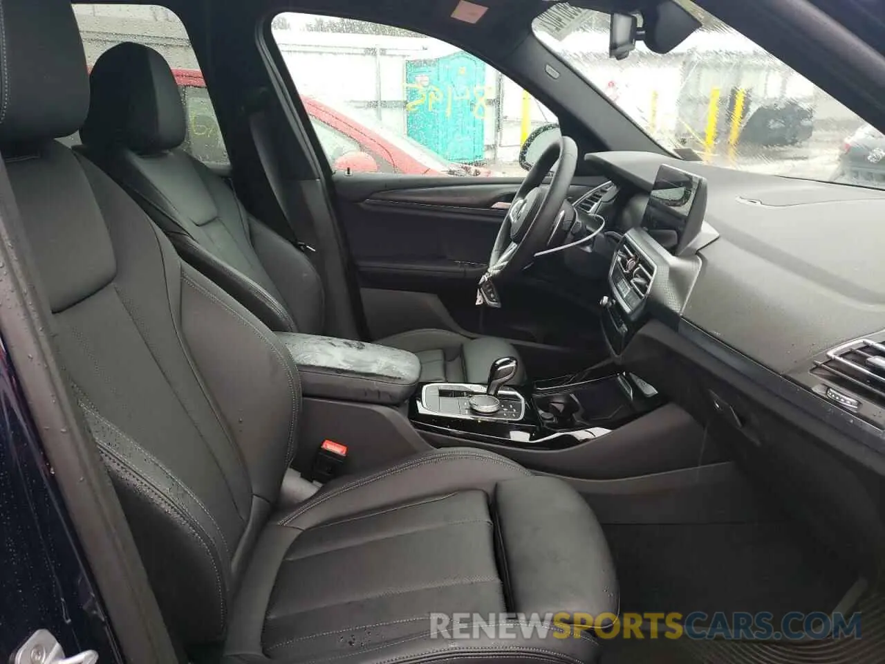 5 Photograph of a damaged car 5UX53DP01N9N10451 BMW X3 2022