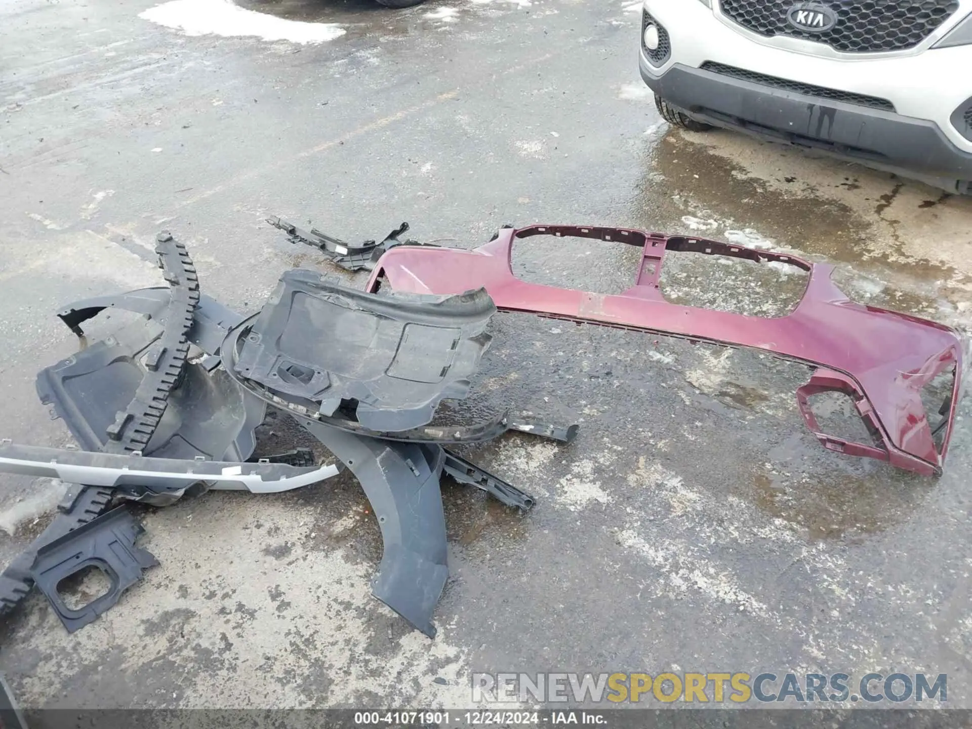 12 Photograph of a damaged car 5UX53DP01N9N10529 BMW X3 2022