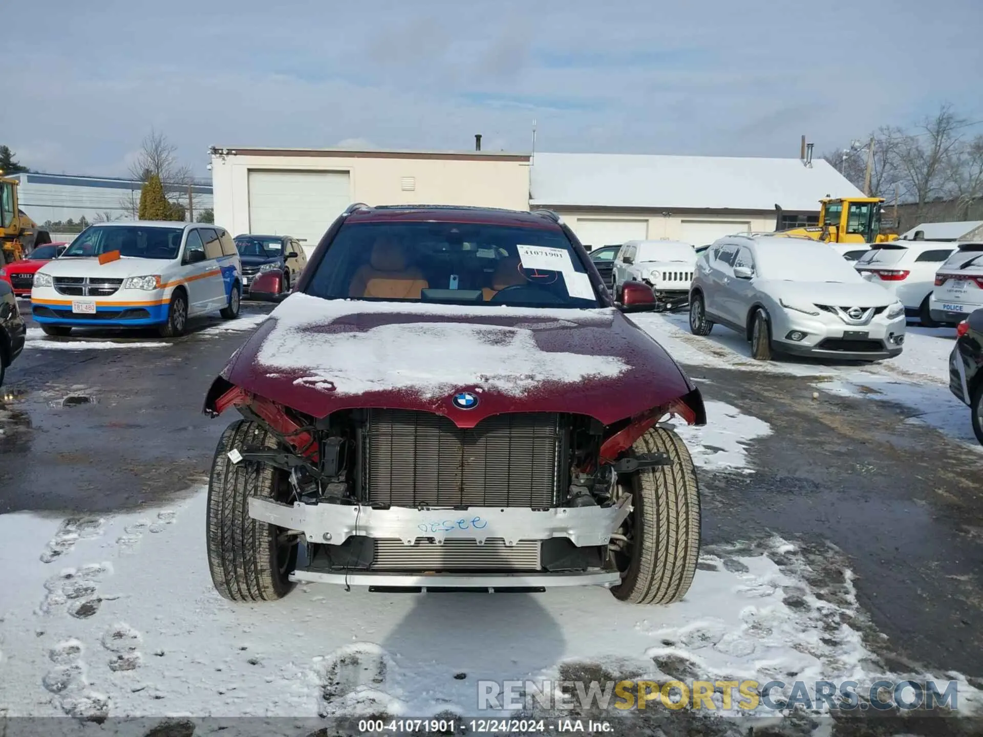 13 Photograph of a damaged car 5UX53DP01N9N10529 BMW X3 2022