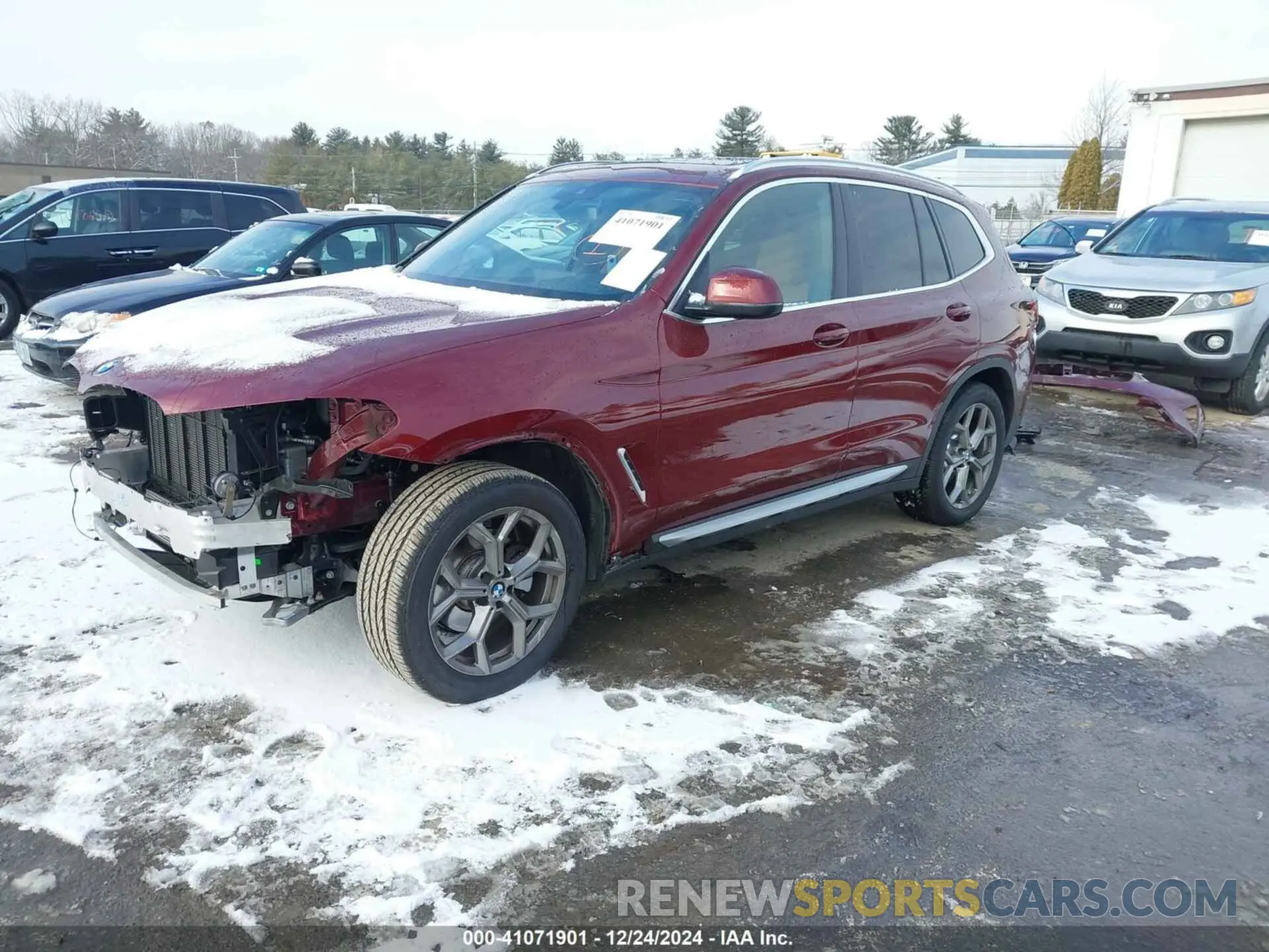 2 Photograph of a damaged car 5UX53DP01N9N10529 BMW X3 2022