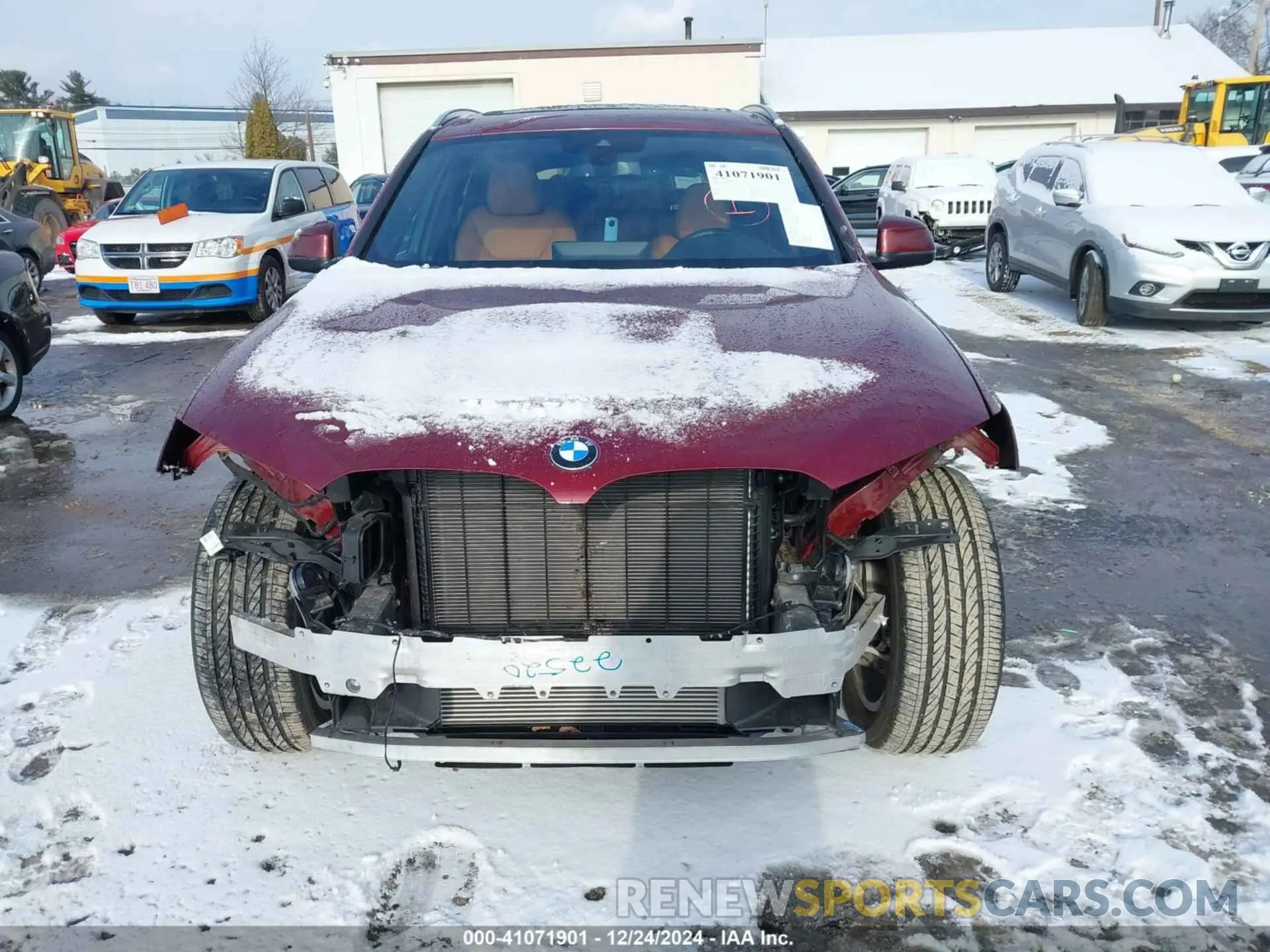 6 Photograph of a damaged car 5UX53DP01N9N10529 BMW X3 2022
