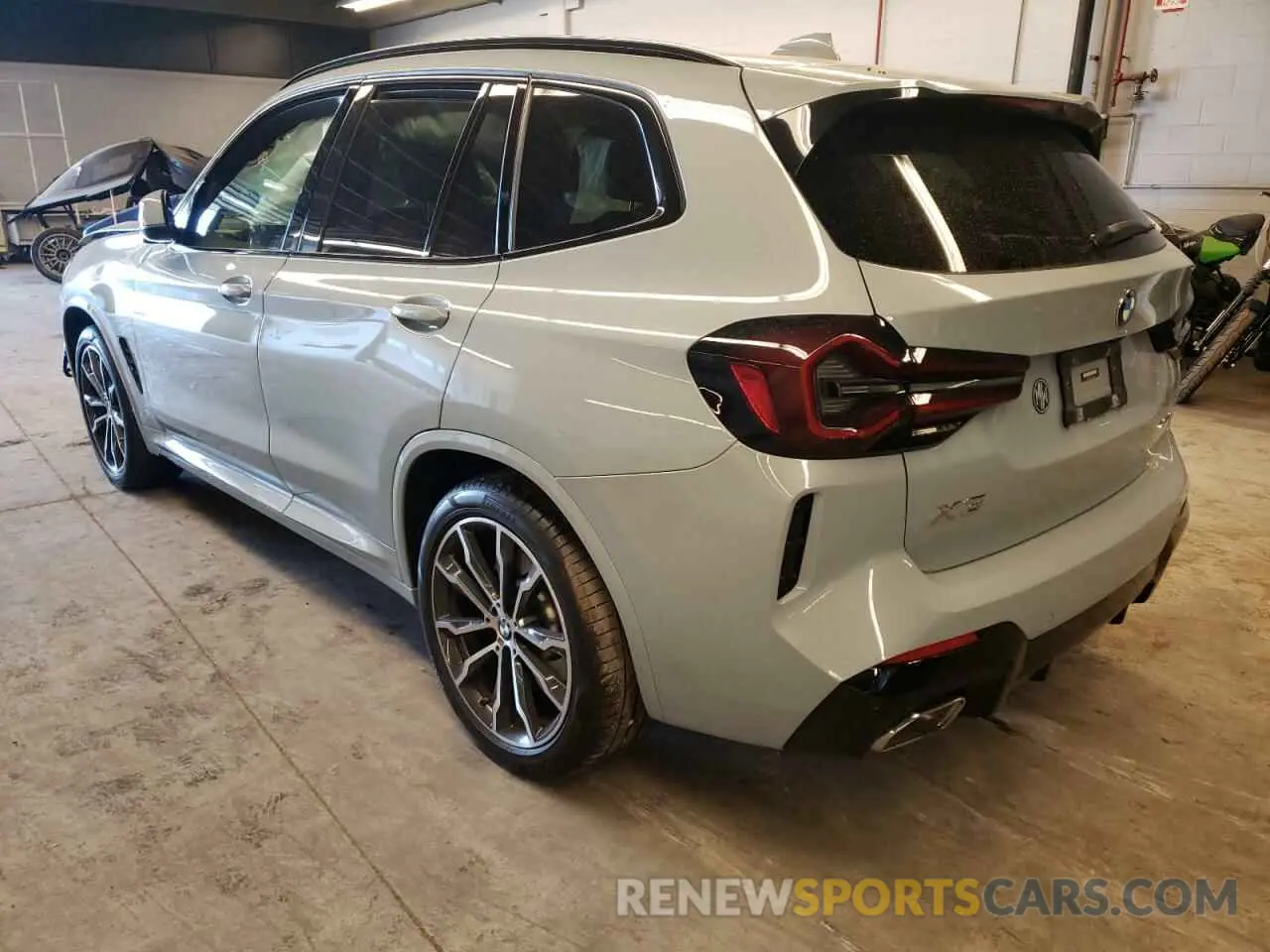 3 Photograph of a damaged car 5UX53DP03N9K31941 BMW X3 2022
