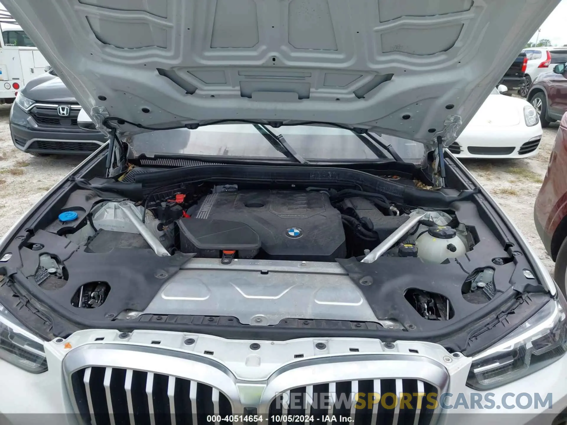 10 Photograph of a damaged car 5UX53DP04N9K84714 BMW X3 2022