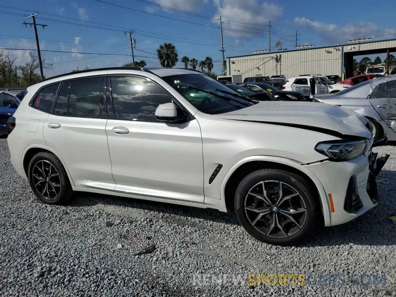 4 Photograph of a damaged car 5UX53DP04N9L87518 BMW X3 2022