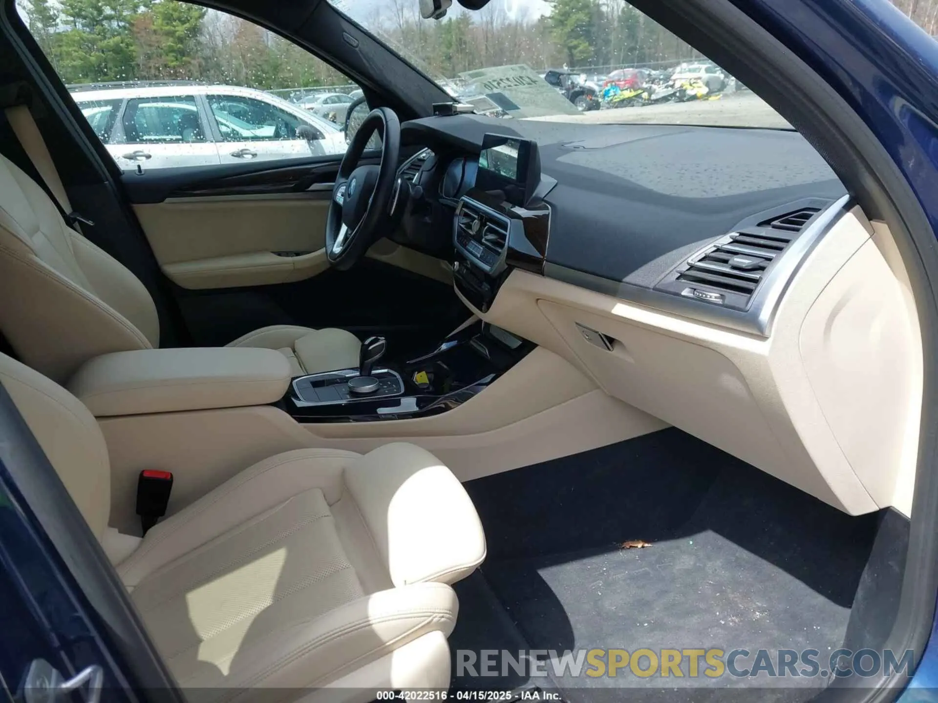5 Photograph of a damaged car 5UX53DP04N9M16967 BMW X3 2022