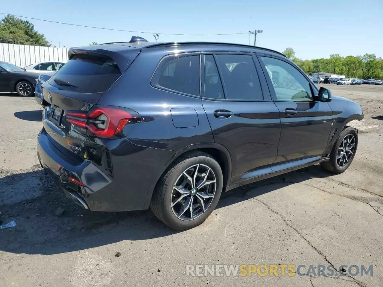 3 Photograph of a damaged car 5UX53DP05N9J05046 BMW X3 2022